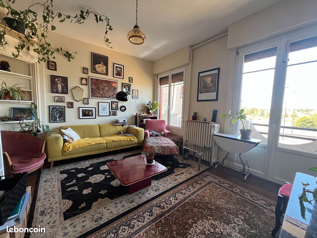 Appartement 4 pièces 95 m² · à Moulins · 95 m² · 635 €