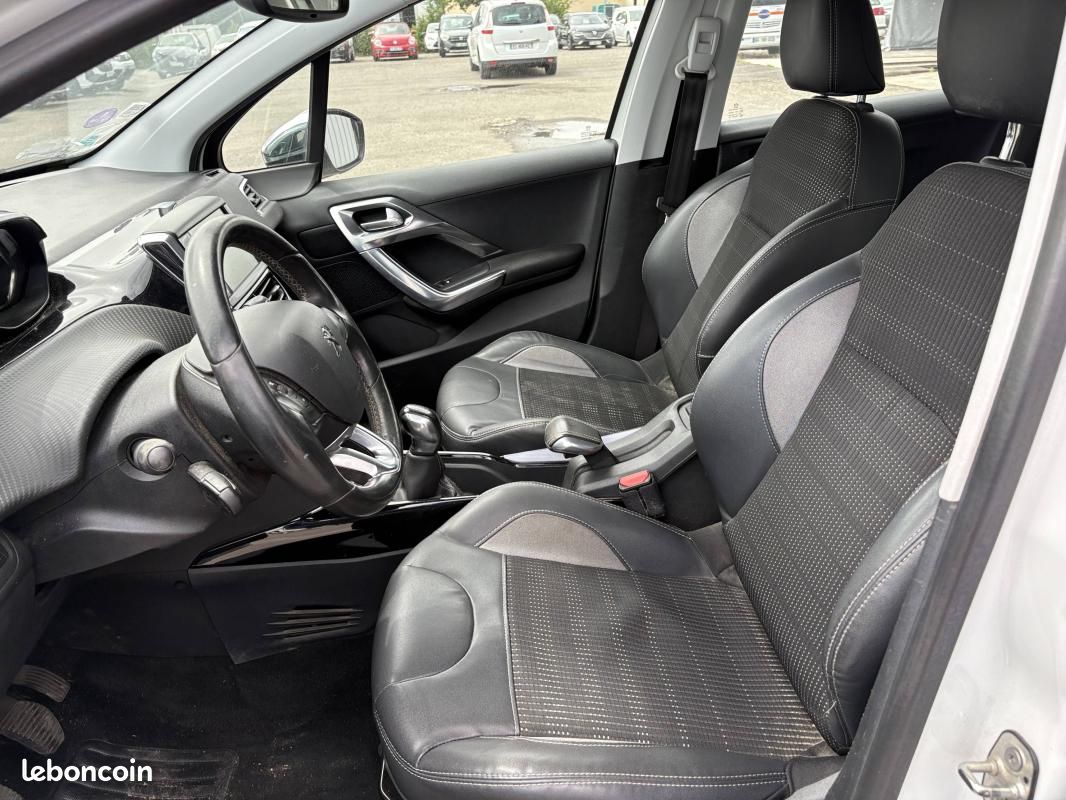 Peugeot 2008 1.2 PureTech 110ch Féline Titane S&S (image 10)