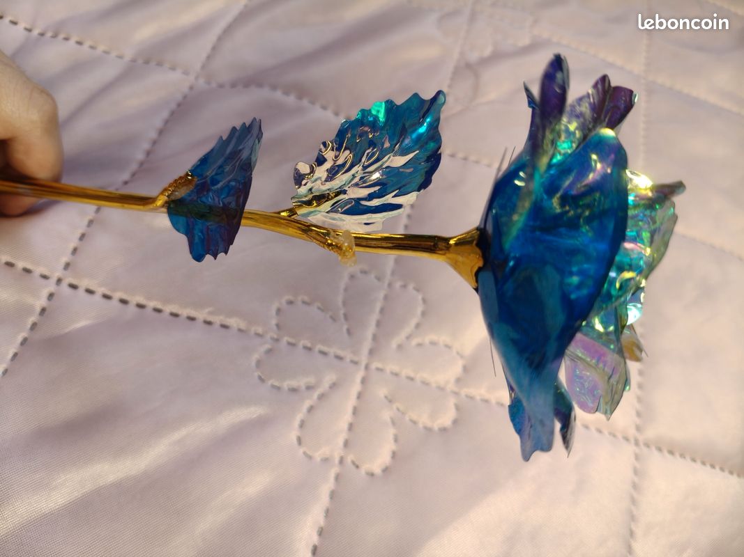 Rose artificielle irisée (image 10)