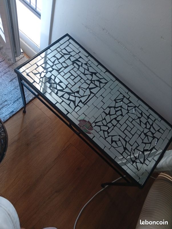 Table (image 3)