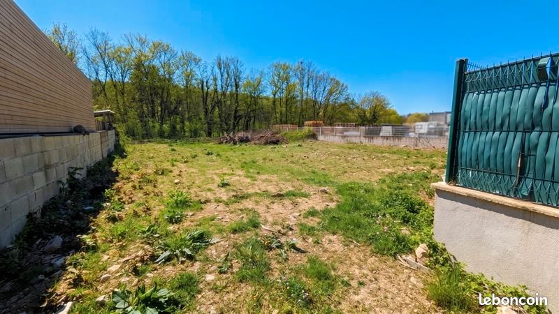 Terrain 1 063 m² Saint Clair De La Tour · à Saint-Clair-de-la-Tour · 115 000 €