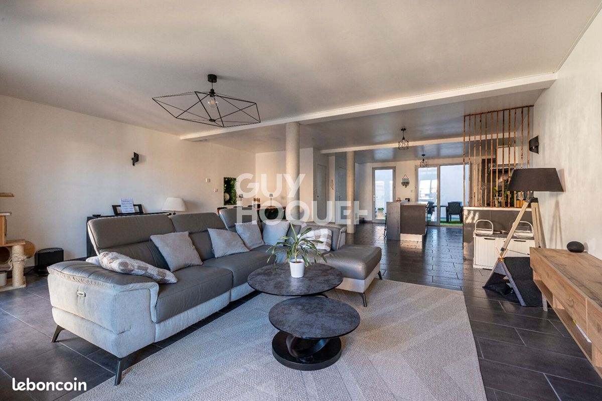 Maison 6 pièces 160 m² · à Pont-du-Château · 160 m² · 275 000 €