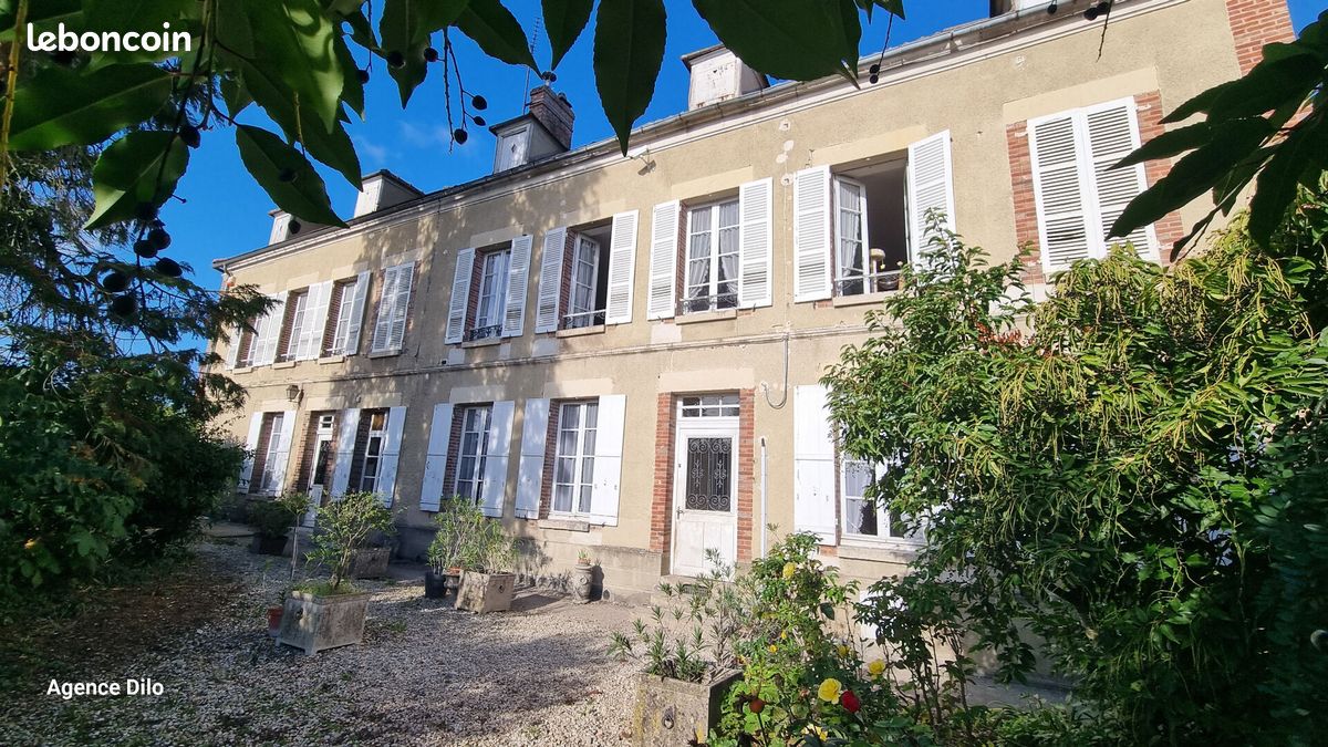 Maison 7 pièces 240 m² · à Saint-Florentin · 240 m² · 112 000 €