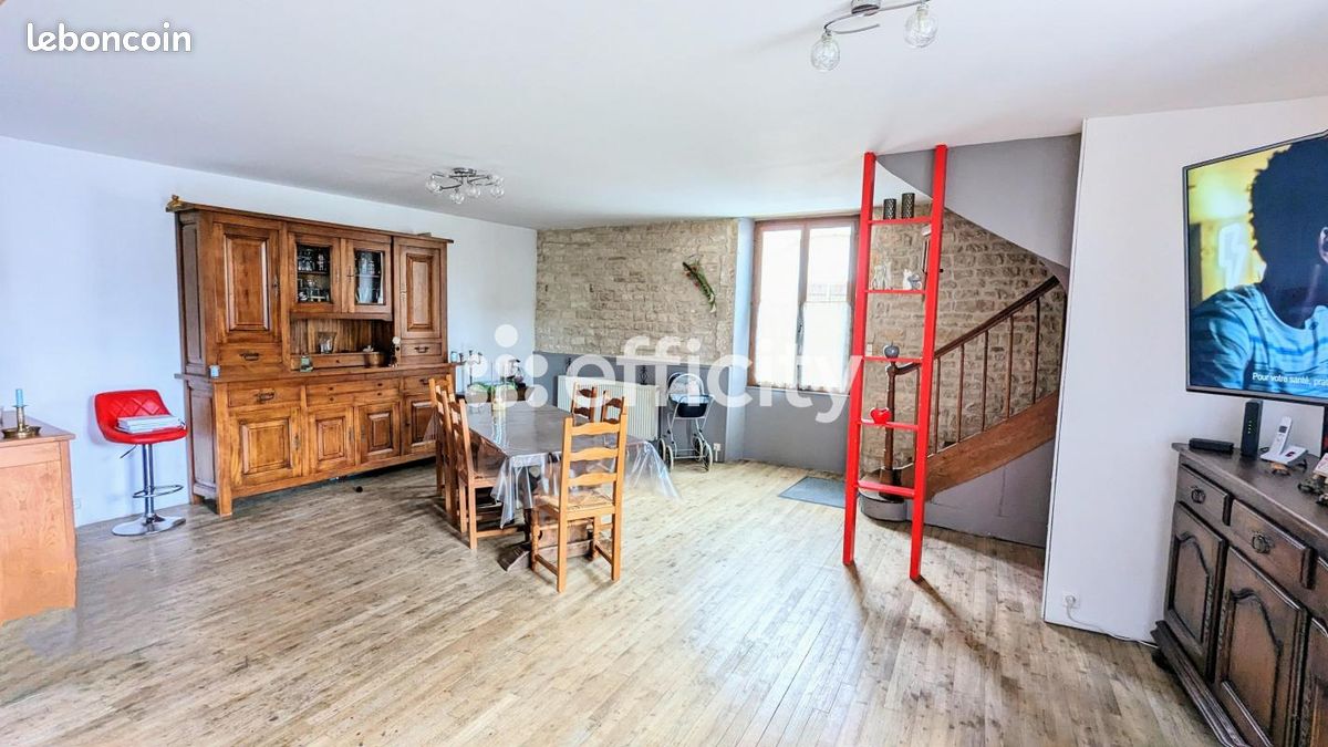 Maison 5 pièces 170 m² - Ruffec 16700 (image principale 3)