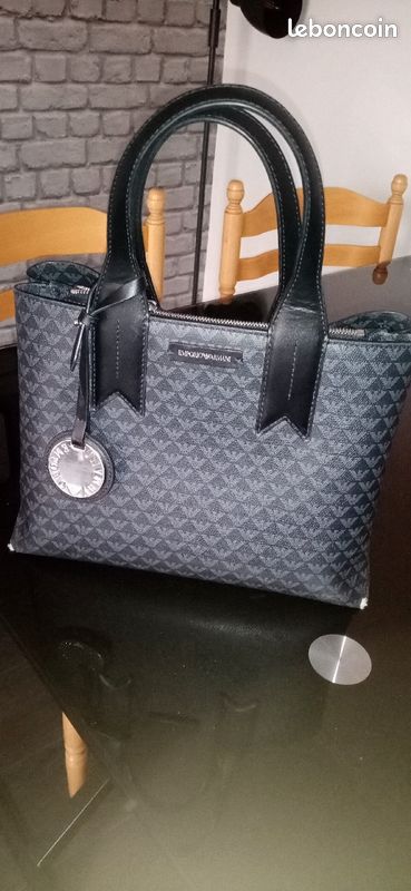 Sac Amporio Armani (image 1)