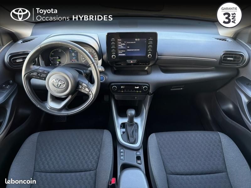 Toyota Yaris 116h Dynamic Business 5p + Programme Beyond Zero Academy MY22 (image 8)