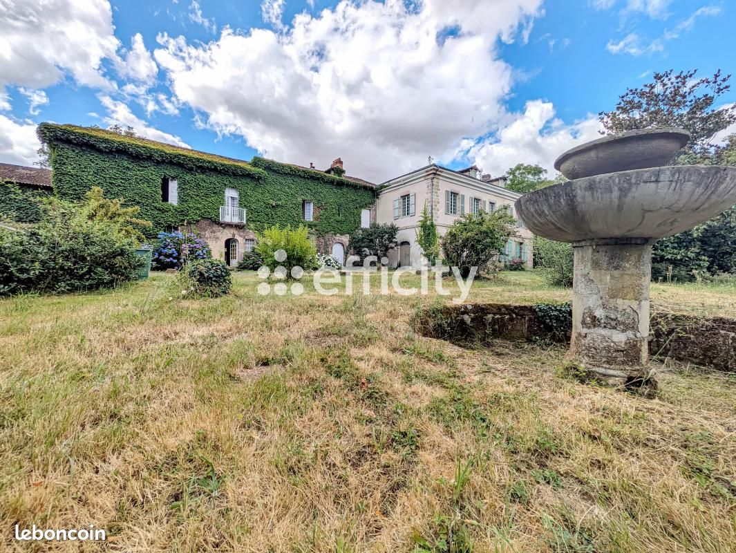 Maison 12 pièces 554 m² · à Isle · 554 m² · 298 000 €