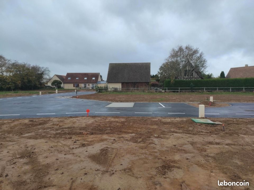 Terrain 702 m² · au Neubourg · 72 900 €