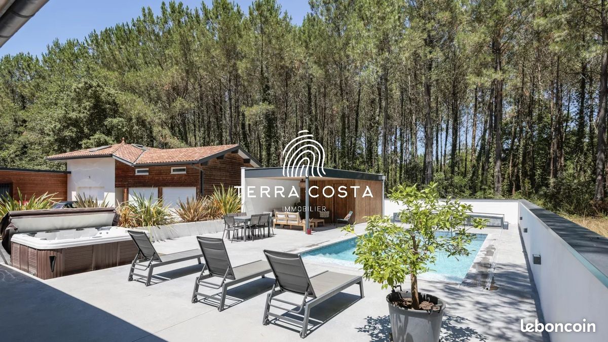 Maison 6 pièces 200 m² · à Saint-Vincent-de-Tyrosse · 200 m² · 890 000 €
