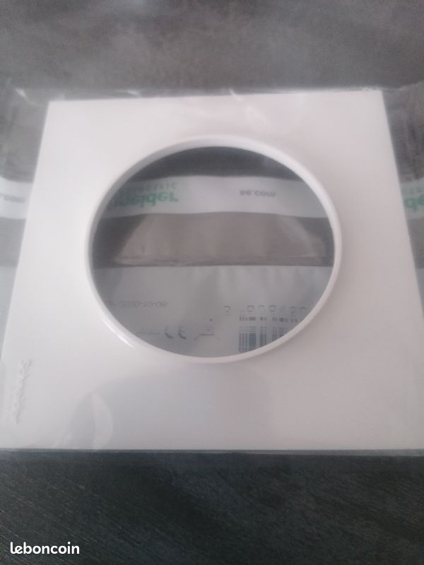 Cache pour prise schneider (image 1)