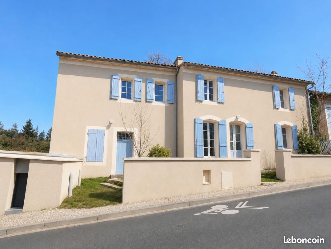 Immeuble 186 m² · à Salleboeuf · 186 m² · 210 000 €