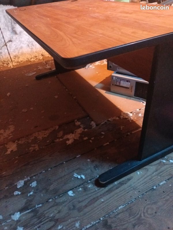 Bureau (image 2)