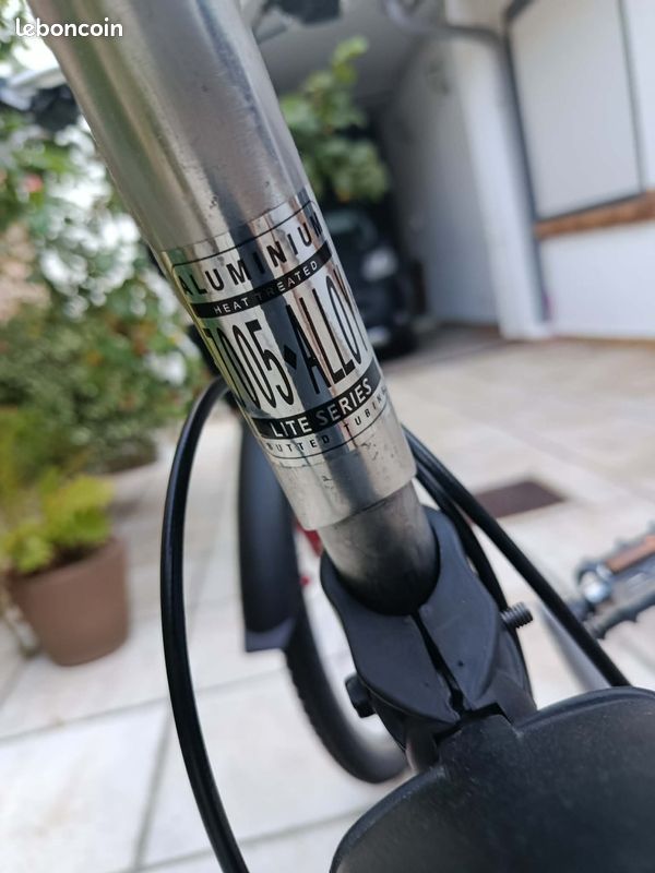 VTT 26" tout suspendu – Custom chrome - Nombreuses pièces neuves (image 9)