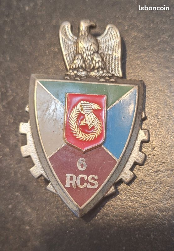 Medaille pins militaire 6 rcs (image 1)
