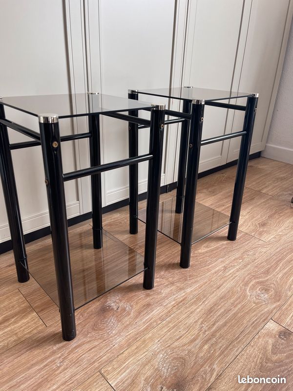 Tables d'appoint ou chevets en tube acier/verre fumé (image 3)