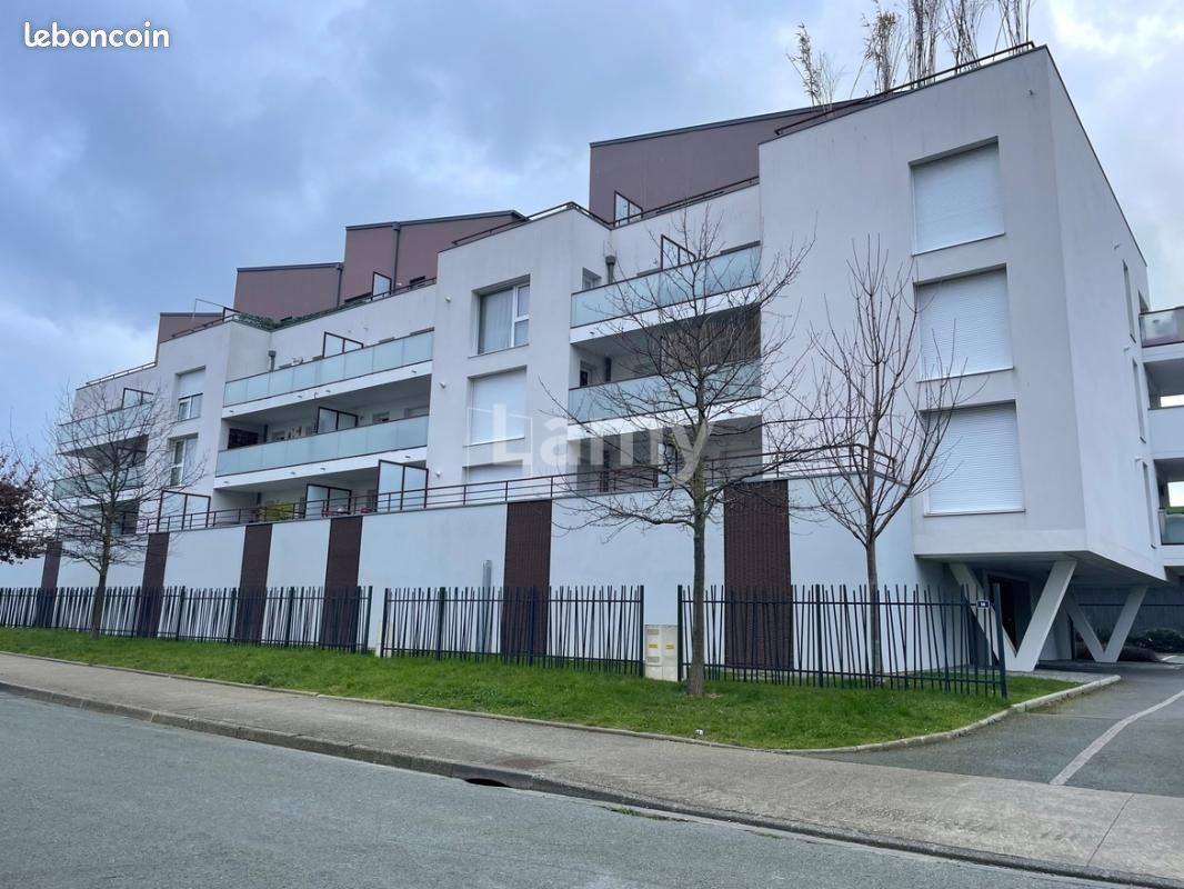 Parking 15 m² · à Saint-Malo · 15 m² · 90 €