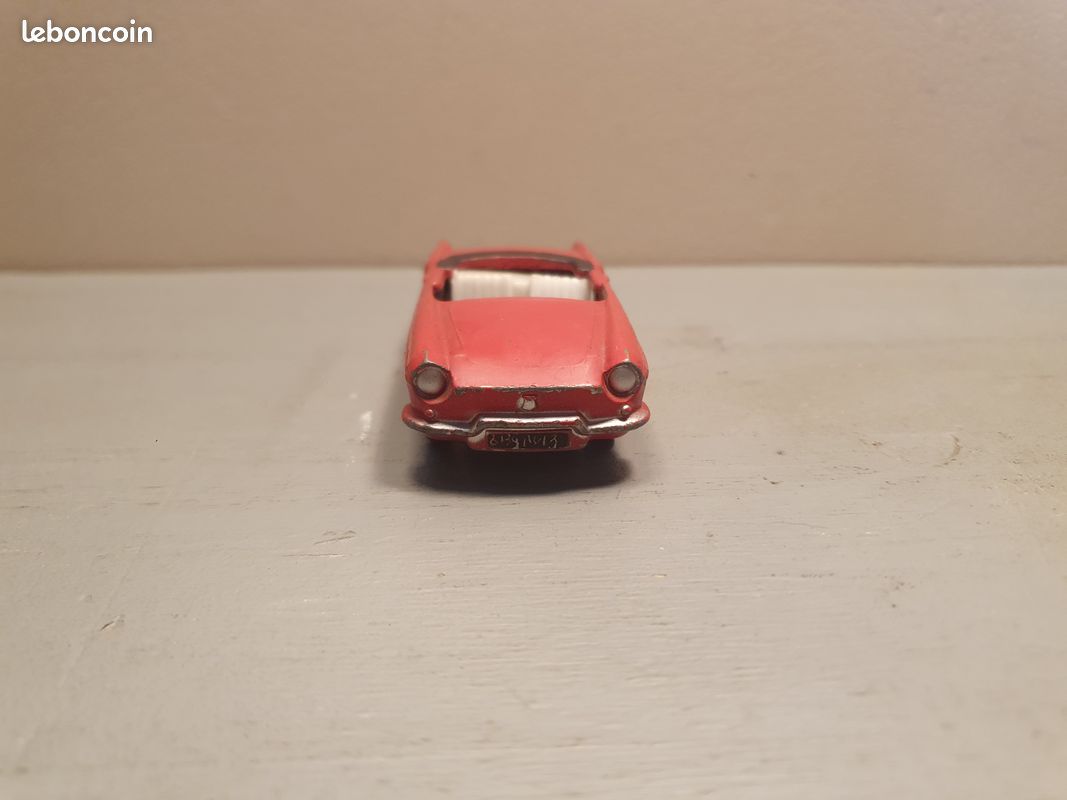 MINIATURE VOITURE AUTO 1:18 solido Renault 4CV 1956 Rouge diecast Modèle Static EUR 53,62