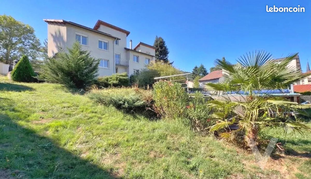 Maison 6 pièces 171 m² · à Bas-en-Basset · 171 m² · 249 000 €