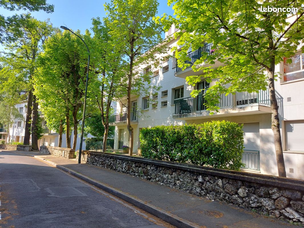 Appartement 1 pièce 25 m² · à Garches · 25 m² · 890 €