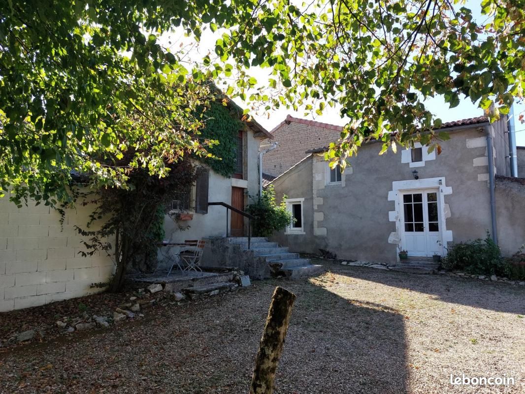 Maison 206 m² Villefagnan - Villefagnan 16240 (image principale 11)