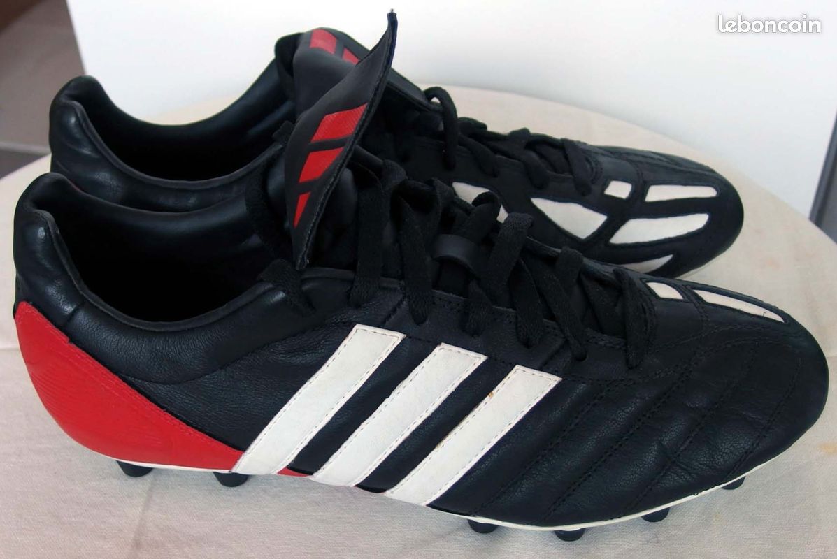 Chaussure de foot adidas (image 1)