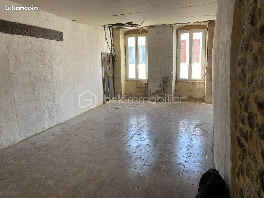 Appartement 2 pièces 65 m² · à Pont-Saint-Esprit · 65 m² · 39 000 €