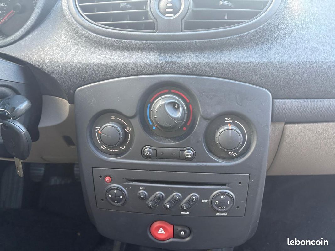 RENAULT CLIO III 1.5dci 5 Portes 68 cv (image 13)