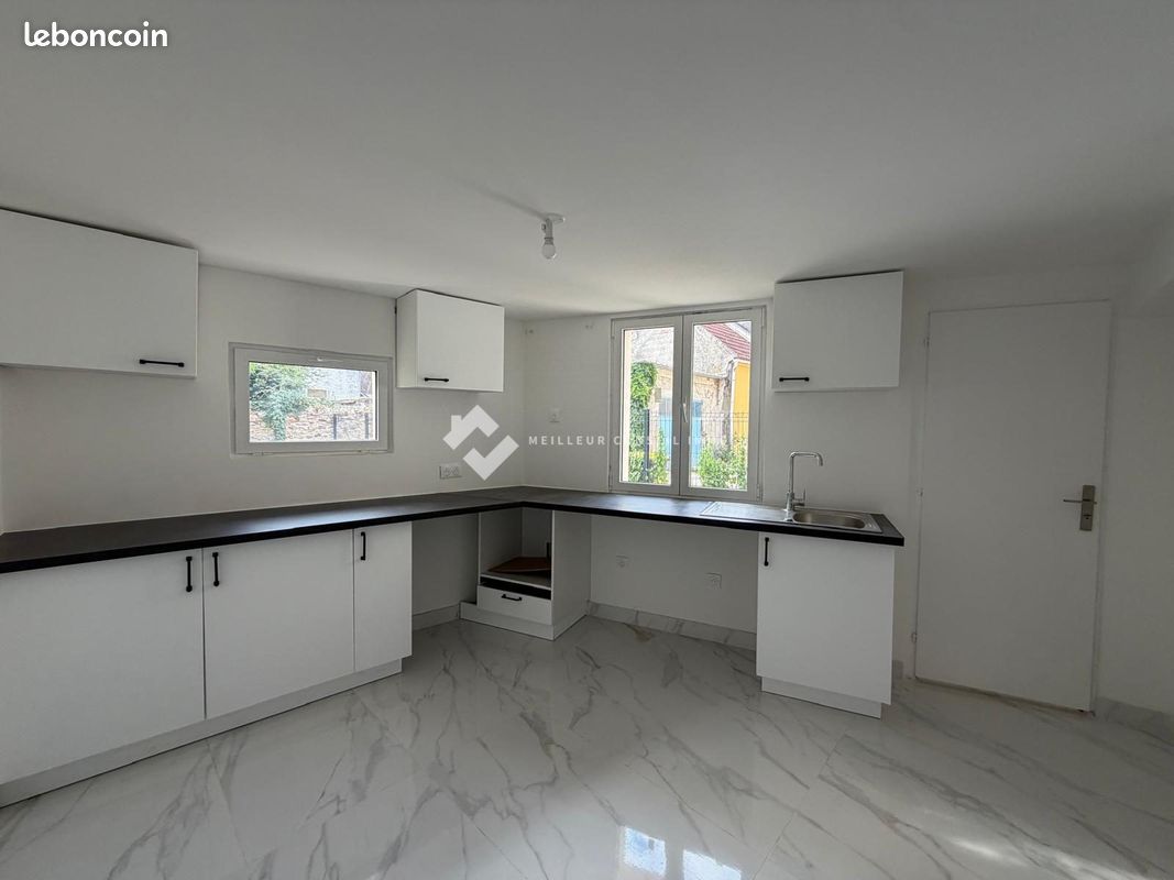 Maison 7 pièces 135 m² · à Nandy · 135 m² · 2 000 €/mois