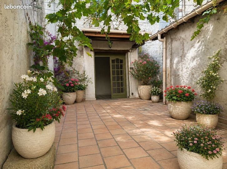 Maison 6 pièces 150 m² · à Eyguières · 150 m² · 299 000 €
