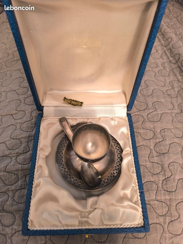 Coquetier avec sa cuillère dans écrin (image 1)