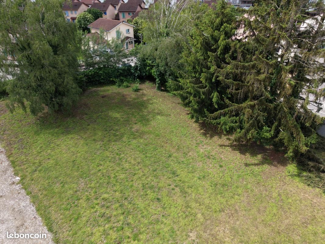 Terrain 450 m² Bourgoin Jallieu · à Bourgoin-Jallieu · 99 500 €