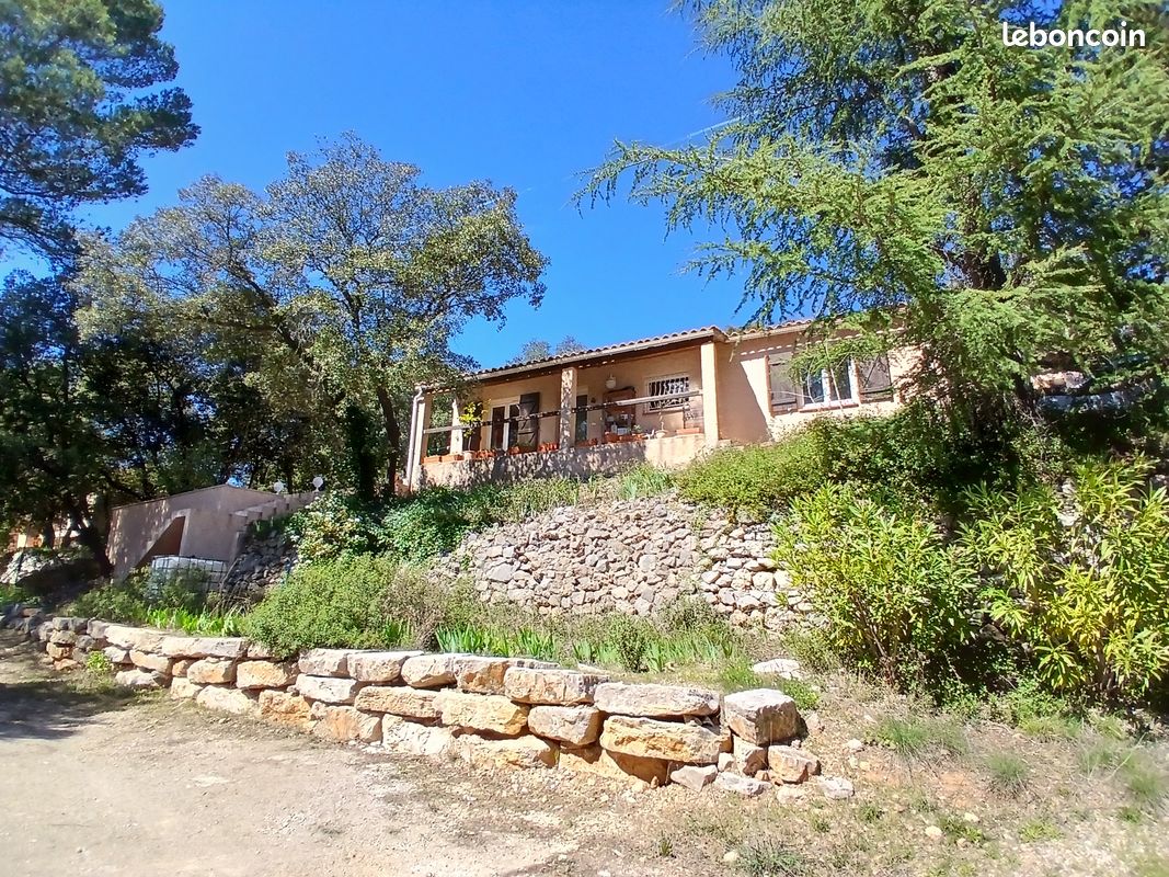Maison 5 pièces 102 m² · à Flassans-sur-Issole · 102 m² · 1 530 €