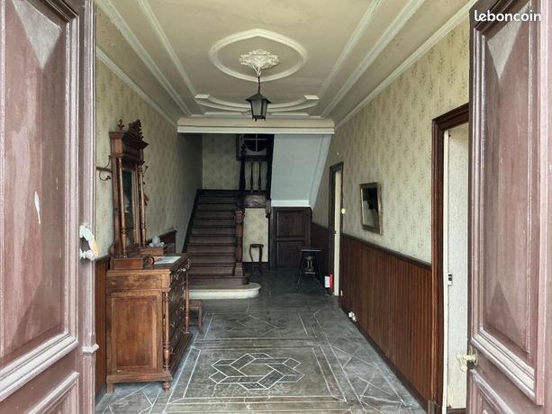 Maison 7 pièces 254 m²