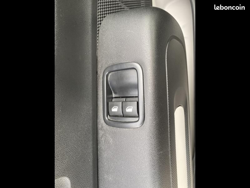 Citroen C3 1.2 PureTech 83ch S&S YOU (image 19)