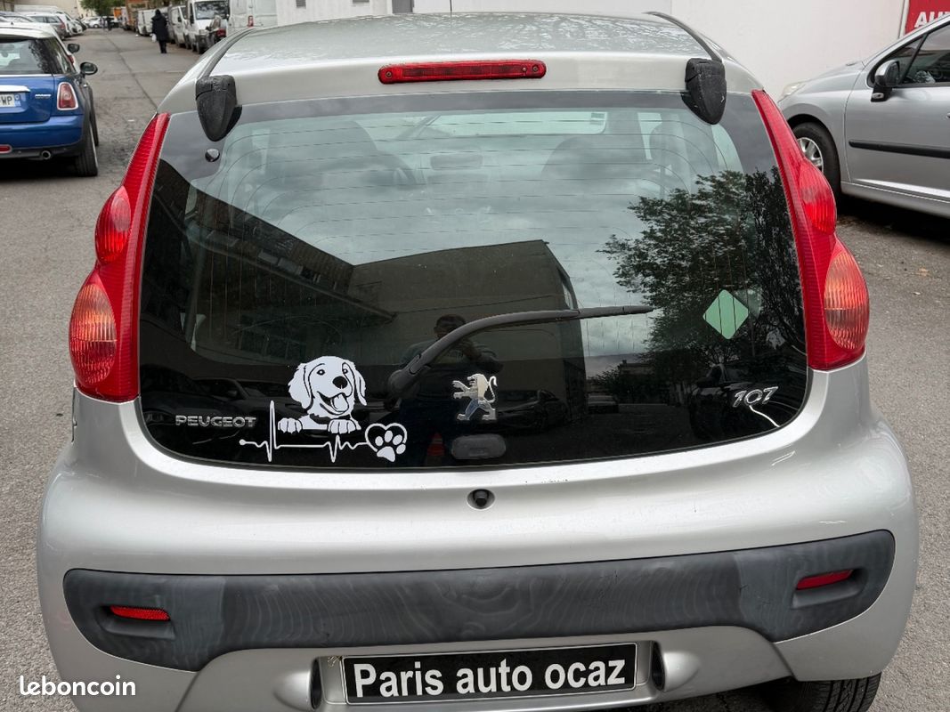 PEUGEOT 107 1.0e 12V 68ch BLUE LION Automatique (image 6)