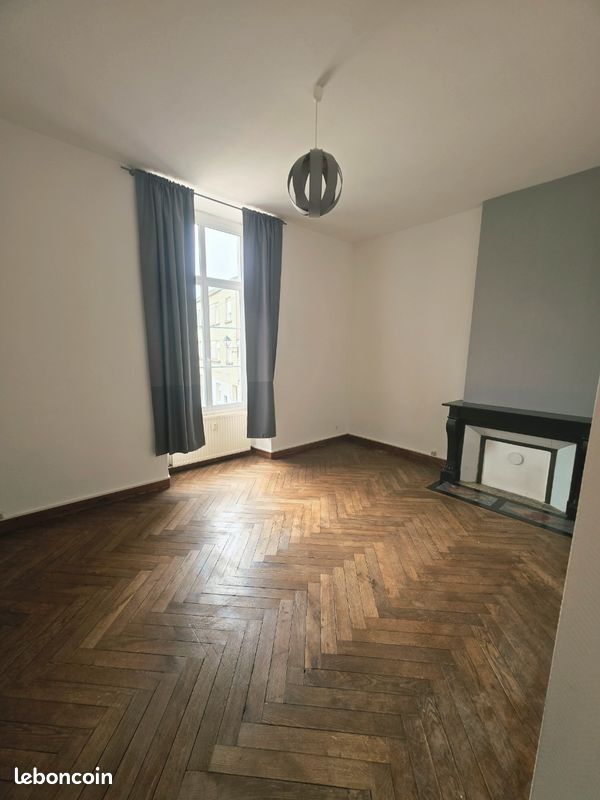 Appartement 3 pièces 80 m² · à Sainte-Maure-de-Touraine · 80 m² · 120 000 €