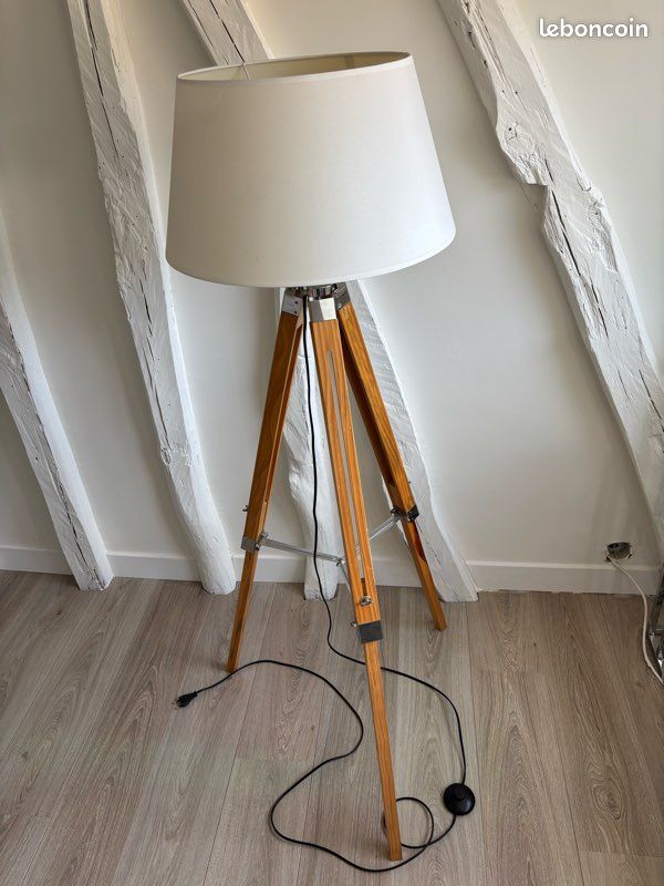 Lampadaire bois style scandinave (image 1)