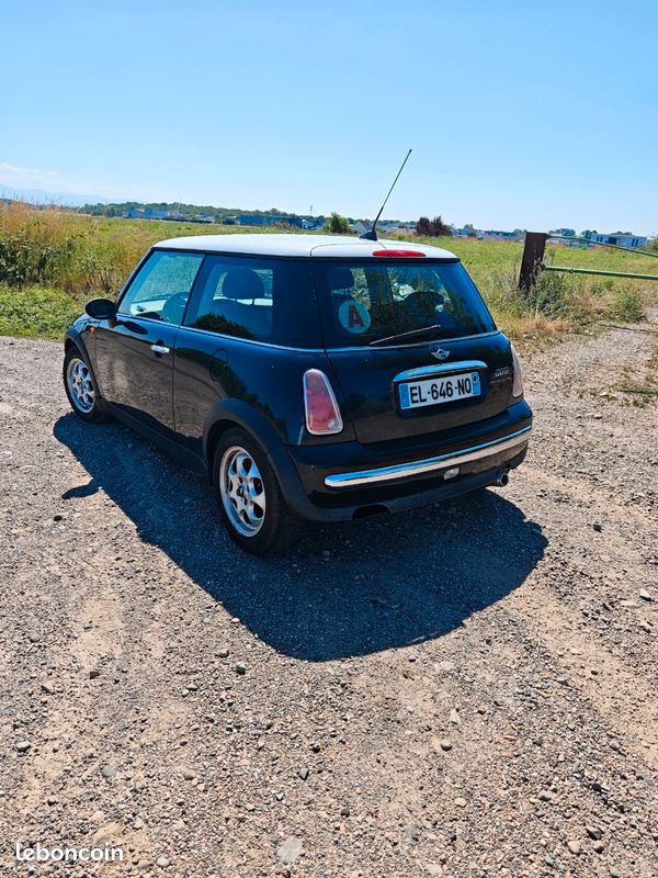Mini Cooper (image 2)