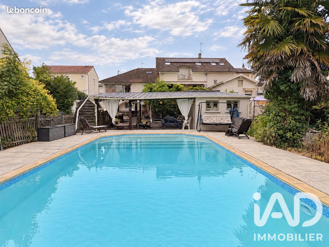 Maison 12 pièces 326 m² · à Athis-Mons · 326 m² · 850 000 €