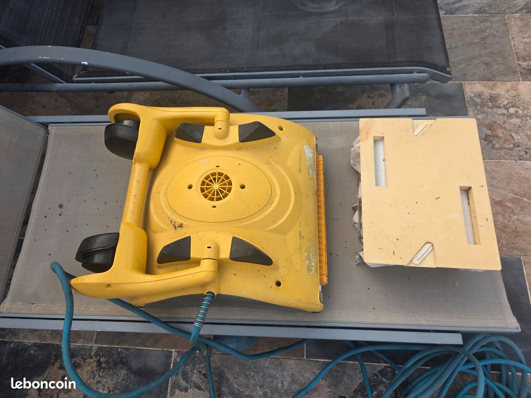 Robot de piscine pour pièces détachées (image 2)