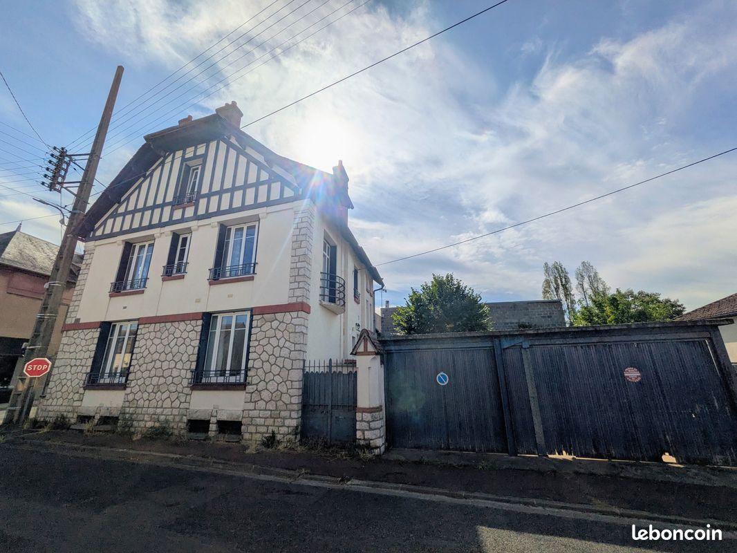 Maison 8 pièces 185 m² · à Châlette-sur-Loing · 185 m² · 190 000 €
