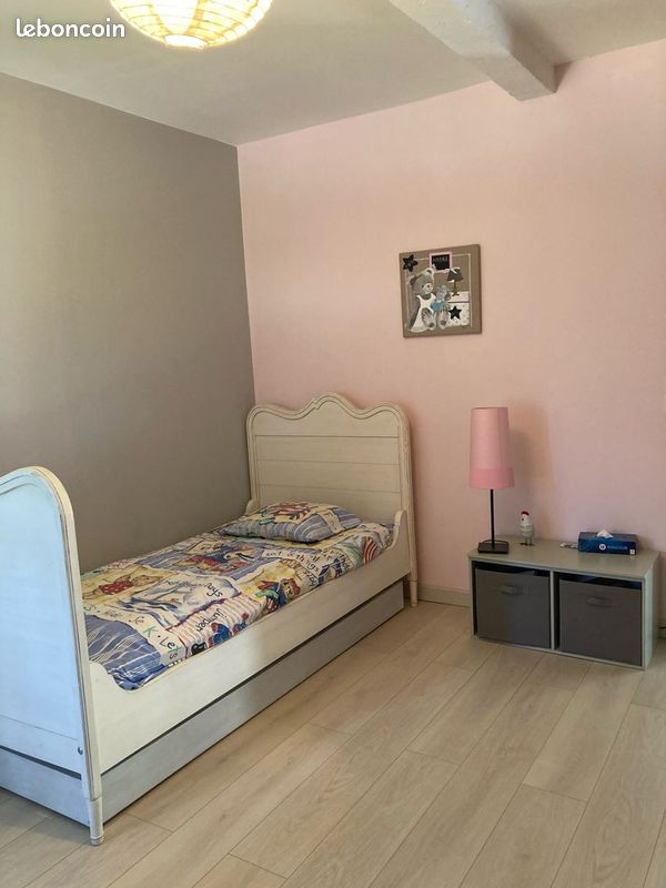 Chambre dans maison de campagne partagée (image 3)