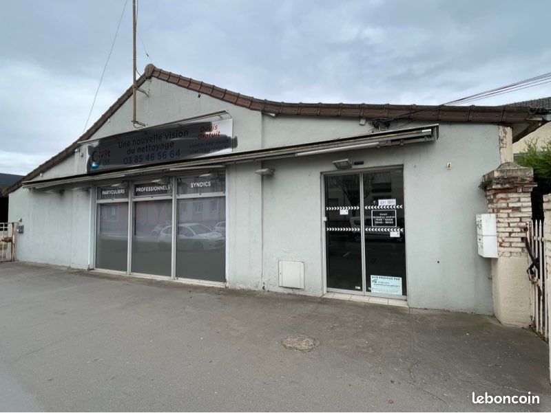 Bâtiment à usage de bureaux (image 1)