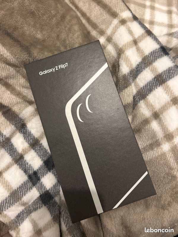 Samsung galaxy Z FliP 7 (image 4)