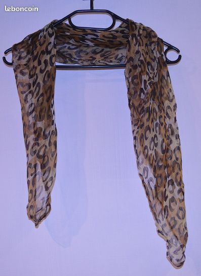 Foulard (385) (image 1)