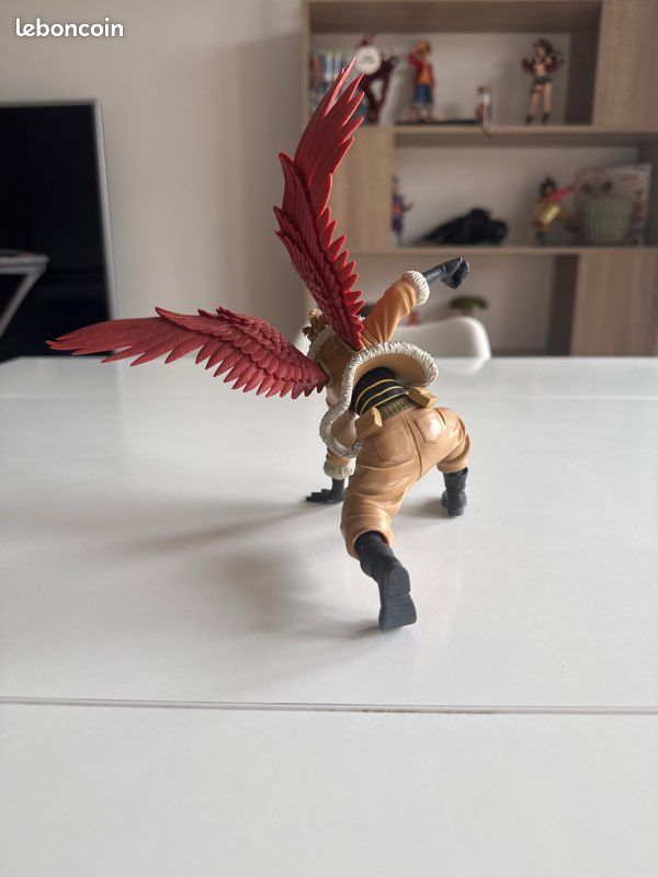 Figurine Hawk MHA (image 2)