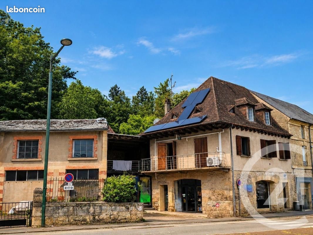 Immeuble 200 m² · à Sarlat-la-Canéda · 200 m² · 270 000 €