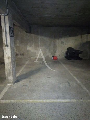 Parking/box ELANCOURT