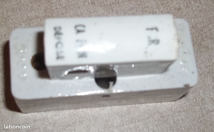 AL62 1 ancien porte fusible double en porcelaine blanche 59 mm par 40 mm