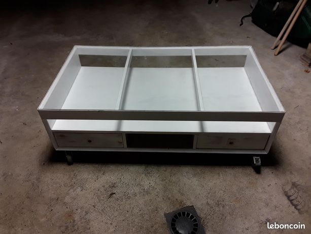 Table basse sur roulettes